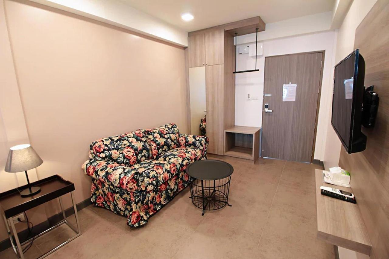 R 17 Living Hotel Bangkok Luaran gambar